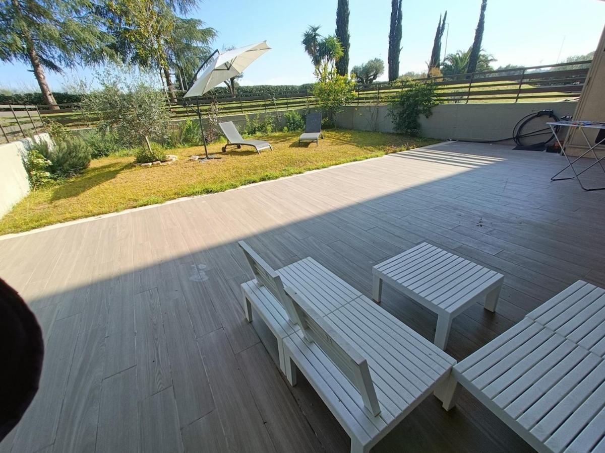 Roberta And Luca Cozy With Garden, Terrace And Pool Apartment Rom